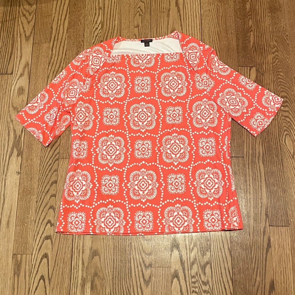 Ann Taylor Coral and White Patterned Short Sleeve Blouse